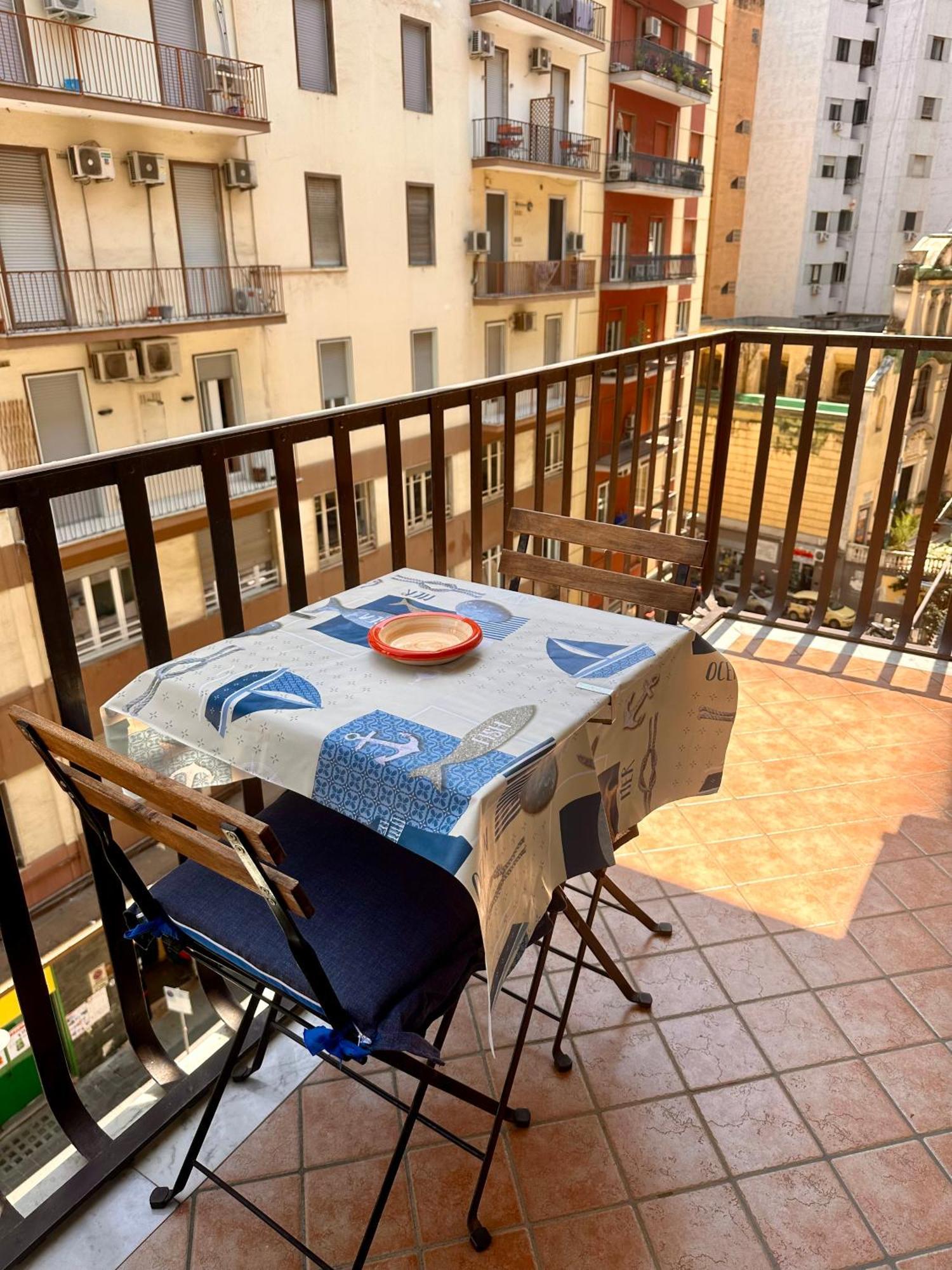 Maman Suite, City Center Near Molo Beverello Nápoles Exterior foto