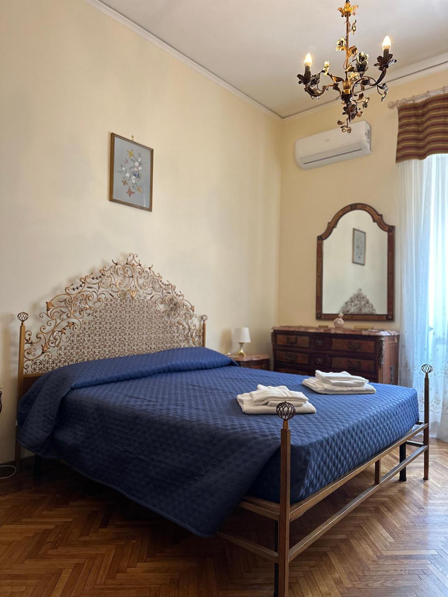 Maman Suite, City Center Near Molo Beverello Nápoles Exterior foto
