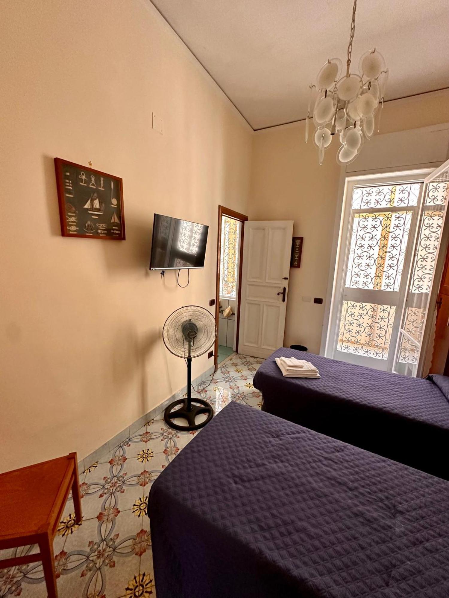 Maman Suite, City Center Near Molo Beverello Nápoles Exterior foto
