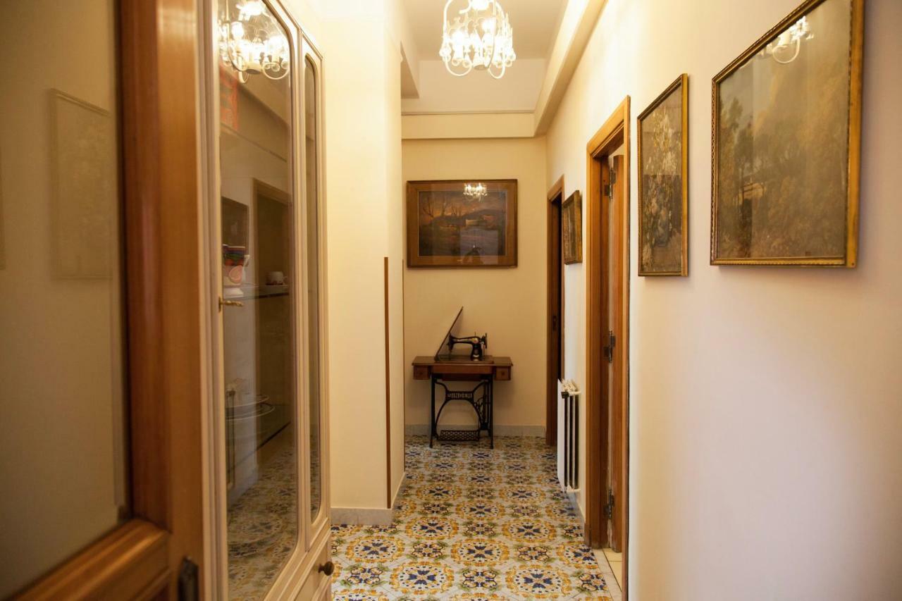 Maman Suite, City Center Near Molo Beverello Nápoles Exterior foto
